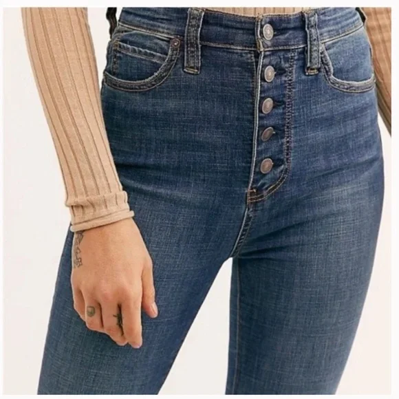 Free People Irreplaceable Flare High Rise Raw Hem Button Fly Jeans Size 28 - Picture 4 of 11